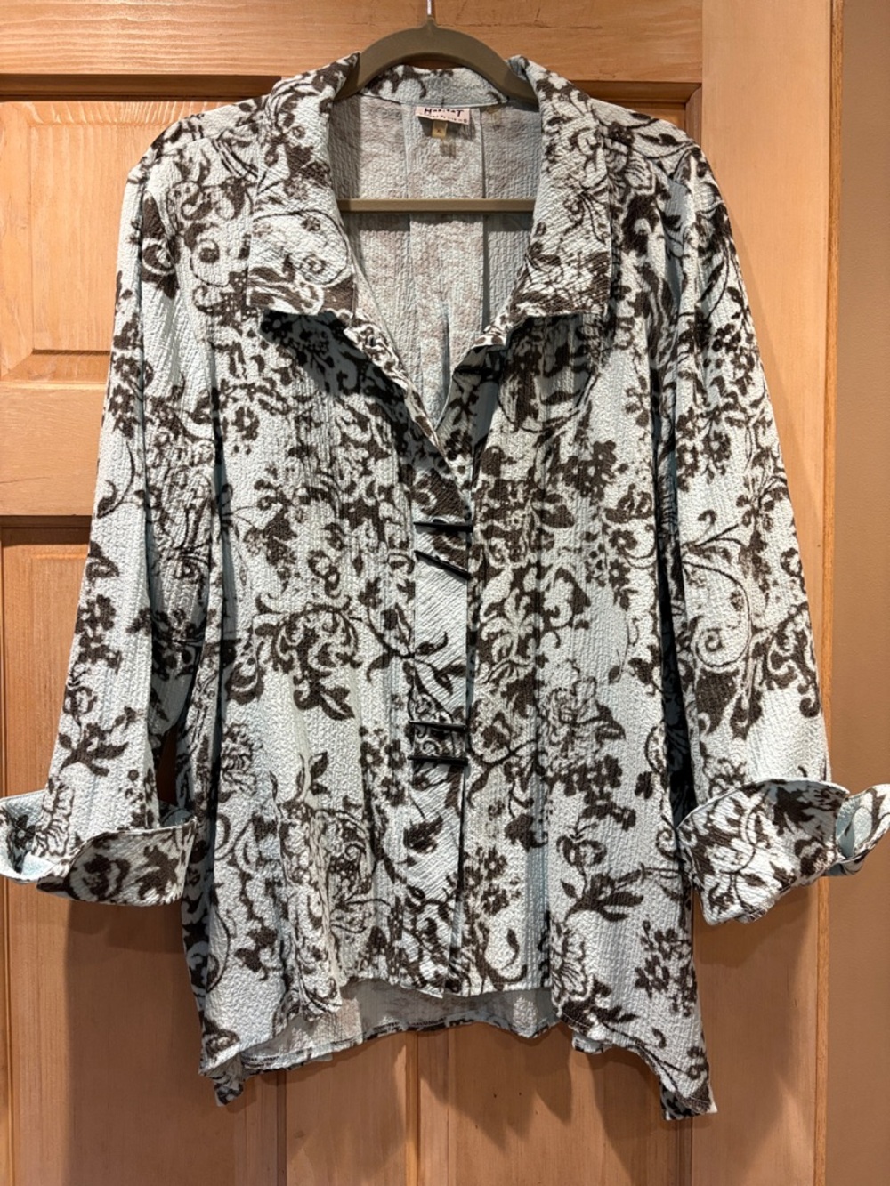 Habitat Light Blue and Grey Floral Button-Front Shirt XL